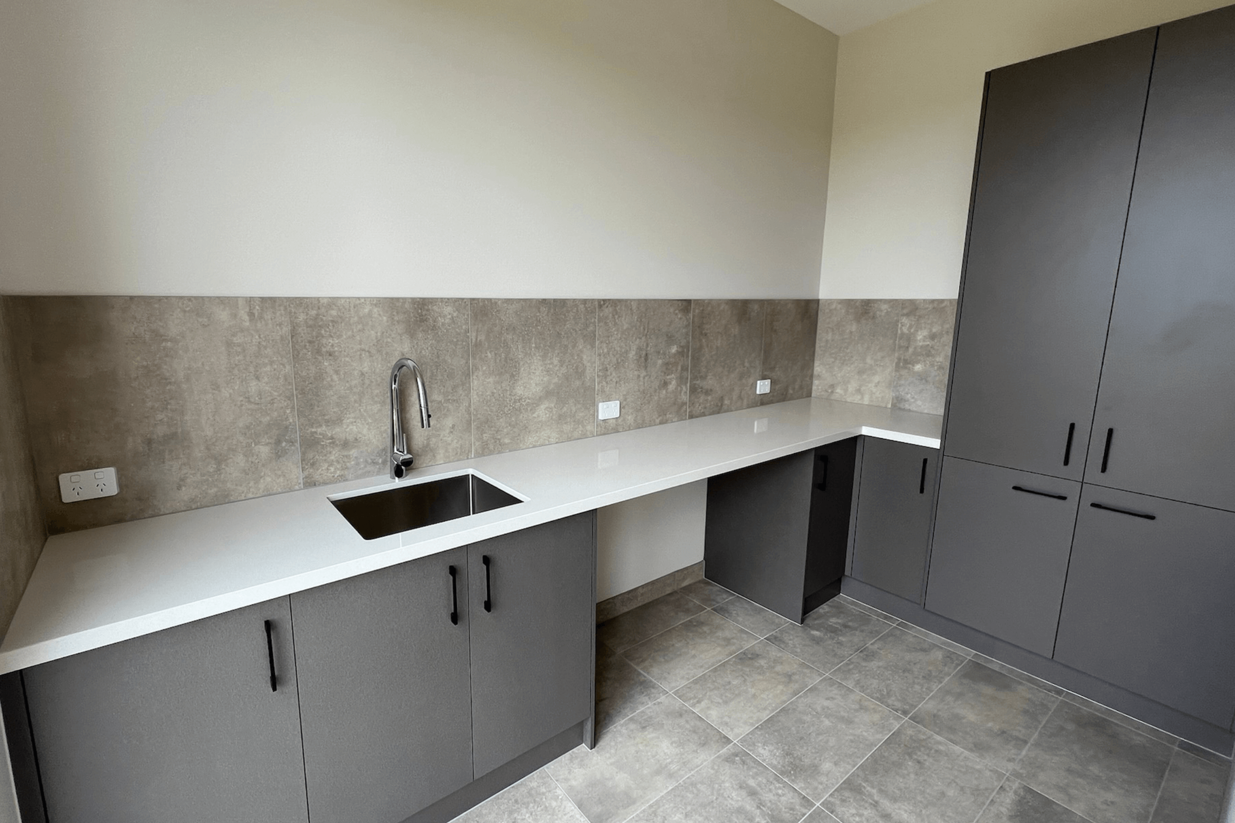 Narre Warren South built in laundry with smooth finish for home build